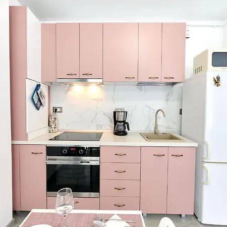 Apartman Kida's In Nord10-pool-playground Mamaia