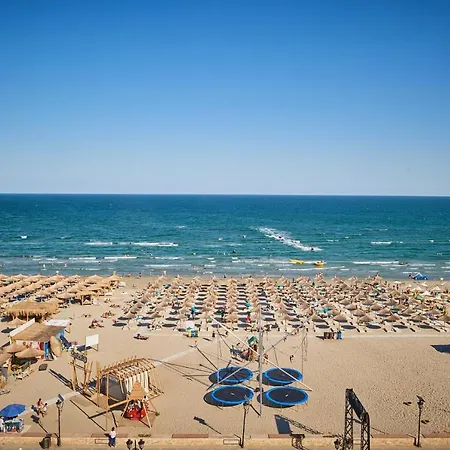 Apartment Kida's In Nord10-pool-playground Mamaia