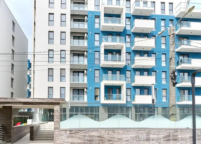 Kida's In Nord10-pool-playground Mamaia